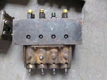 DEUTZ RBV 6/8M 545 (FUEL INJECTION PUMP / PARTS)