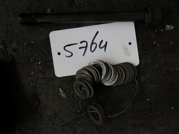 DEUTZ SBA 16M 816 (MAIN BEARING CAP BOLT/02159339/01215915)