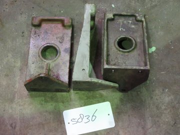 DEUTZ (ENGINE MOUNTING/BRACKET)
