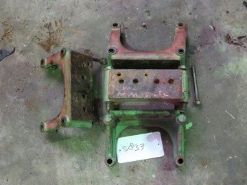 DEUTZ SBA 12/16M 816 (ENGINE MOUNTING/BRACKET/02168967)