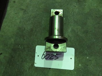 DEUTZ SBA 6M 628 (ROCKER ARM SHAFT/04075783)