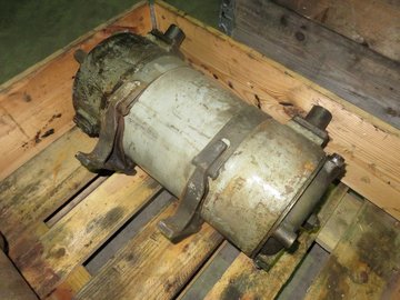 DEUTZ 528 (LUBRICATION OIL COOLER)