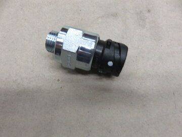 VOLVO PENTA D7A,D9A,D16C (PRESSURE SWITCH/21202753)