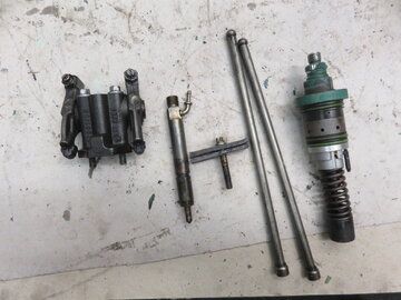 VOLVO PENTA D7 (SET CYLINDER HEAD PARTS)