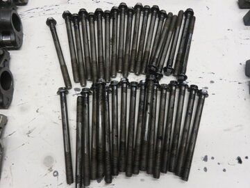 VOLVO PENTA D9A,D13B,D13C (CYLINDER HEAD BOLT/21345131)