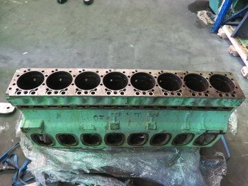 DEUTZ SBA 8M 816 (CYLINDERBLOCK/04009714)