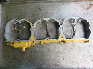 CATERPILLAR C12 (BASE-VALVE MECHANISM COVER/ 102-5842)