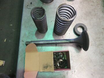 DEUTZ RBV 6/8M 545 (CYLINDERHEAD PARTS/ SPRING/ VALVE)