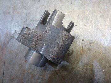 BAUDOUIN M26 (INJECTOR HOLDER/ 13530110R/ NEW)