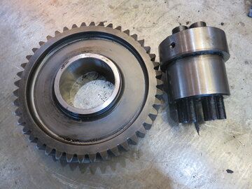 DEUTZ SBV 12M 628 (GEAR FUEL PUMP DRIVE/04061586/04092728)