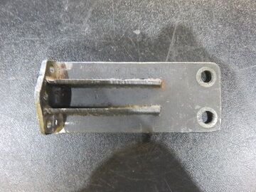 BAUDOUIN 12M26.3 (FUEL PUMP BRACKET/ 16253742)